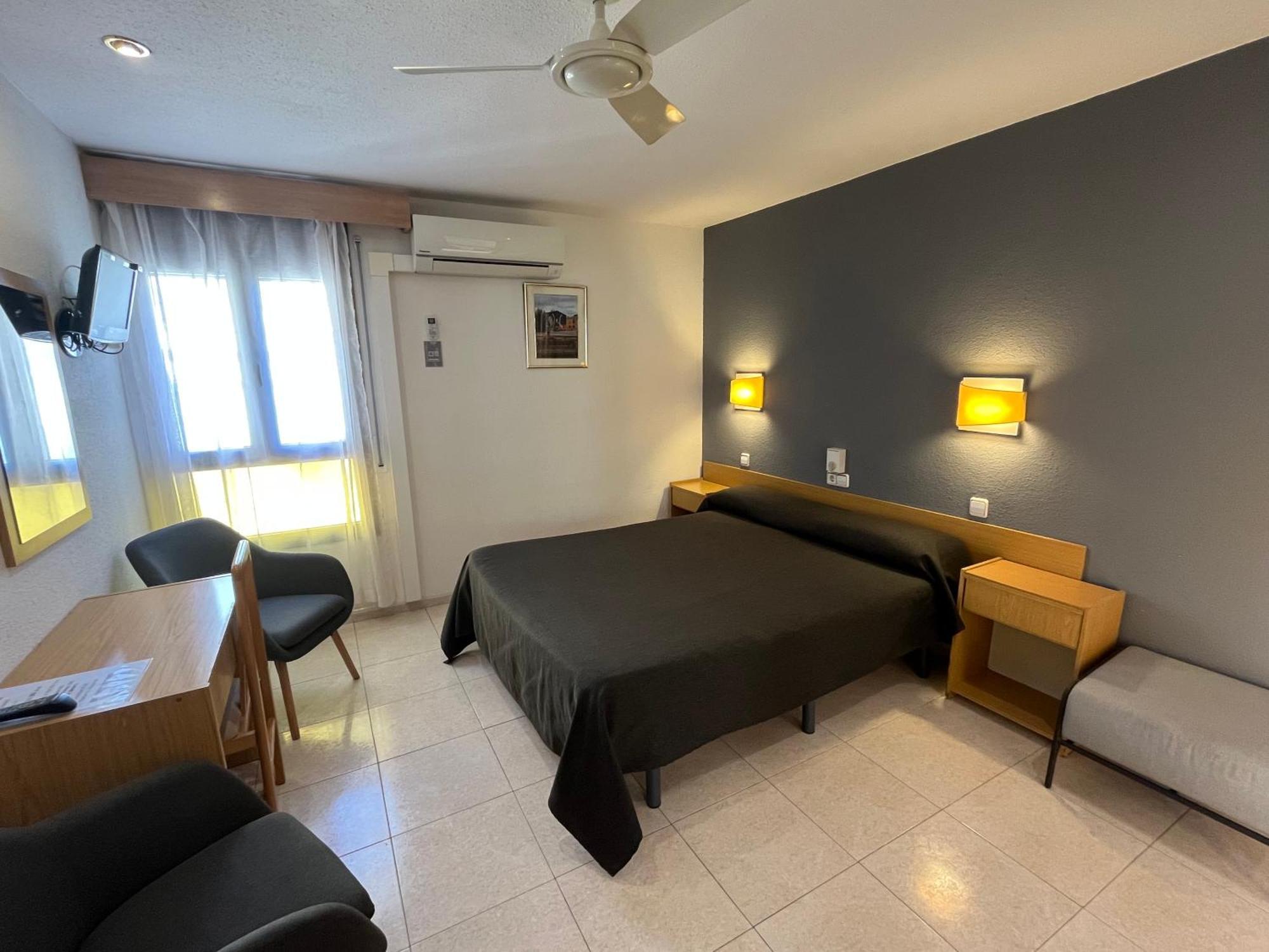 Hostal Tarres Angles Номер фото