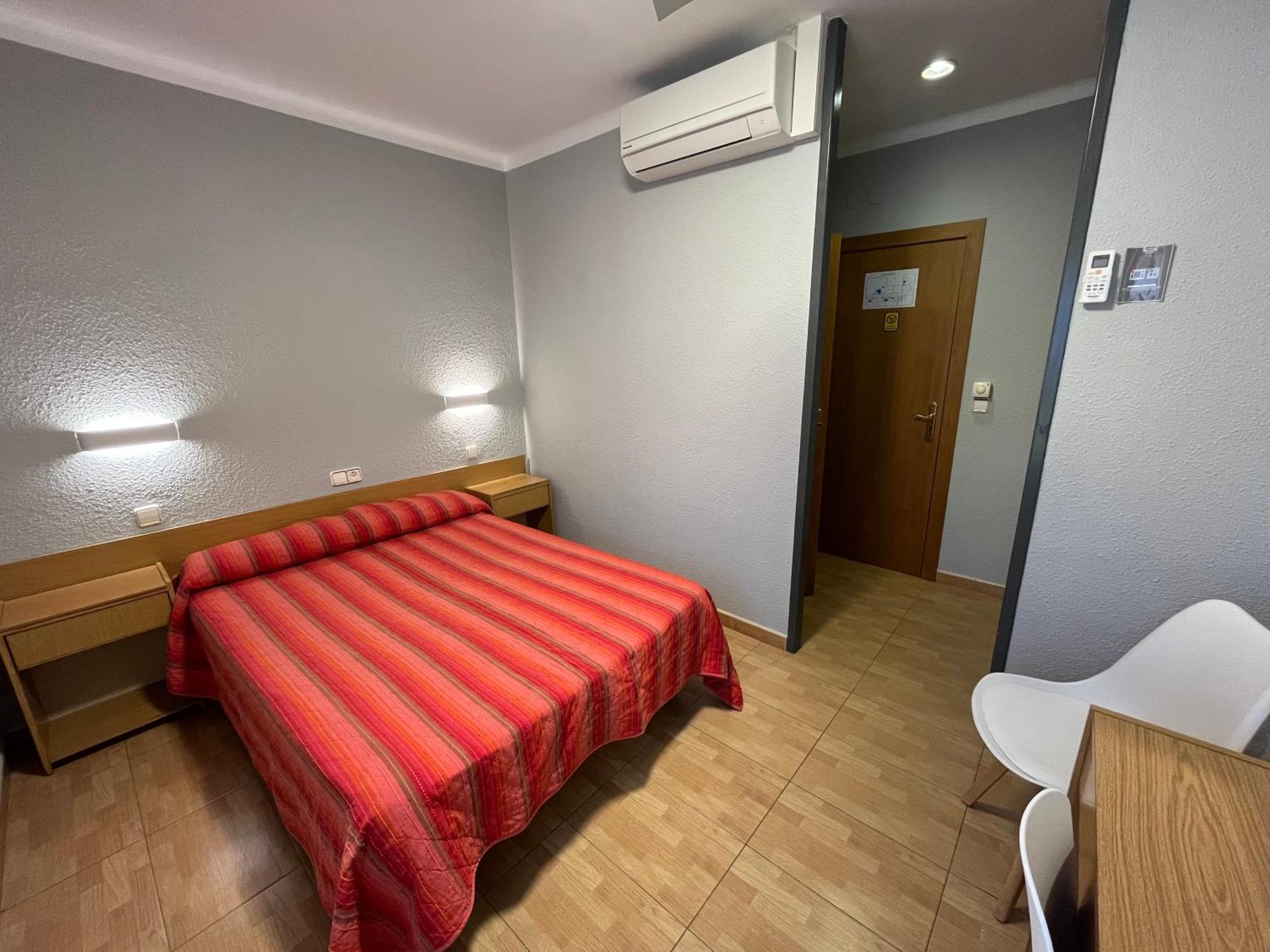 Hostal Tarres Angles Экстерьер фото