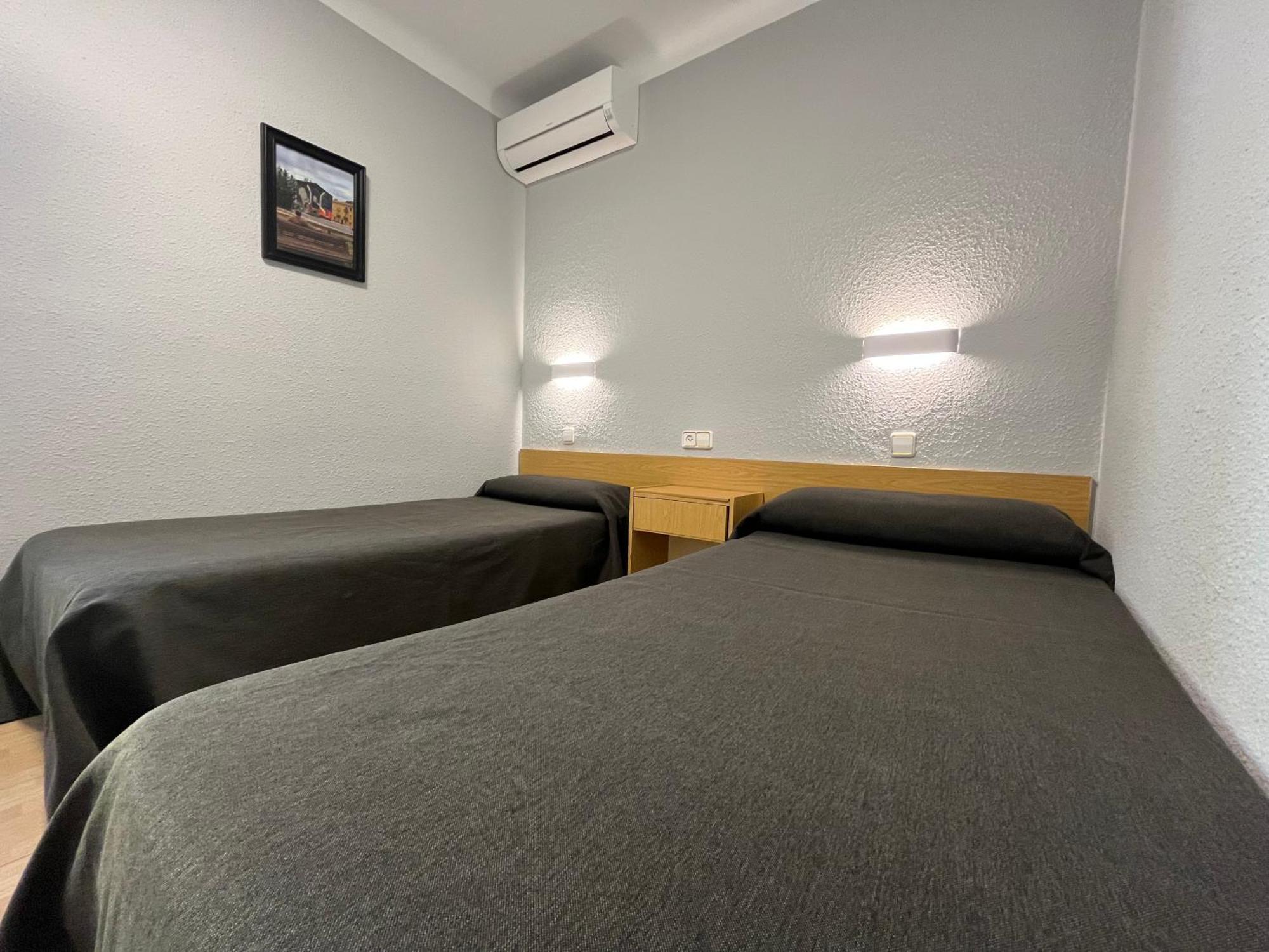 Hostal Tarres Angles Экстерьер фото