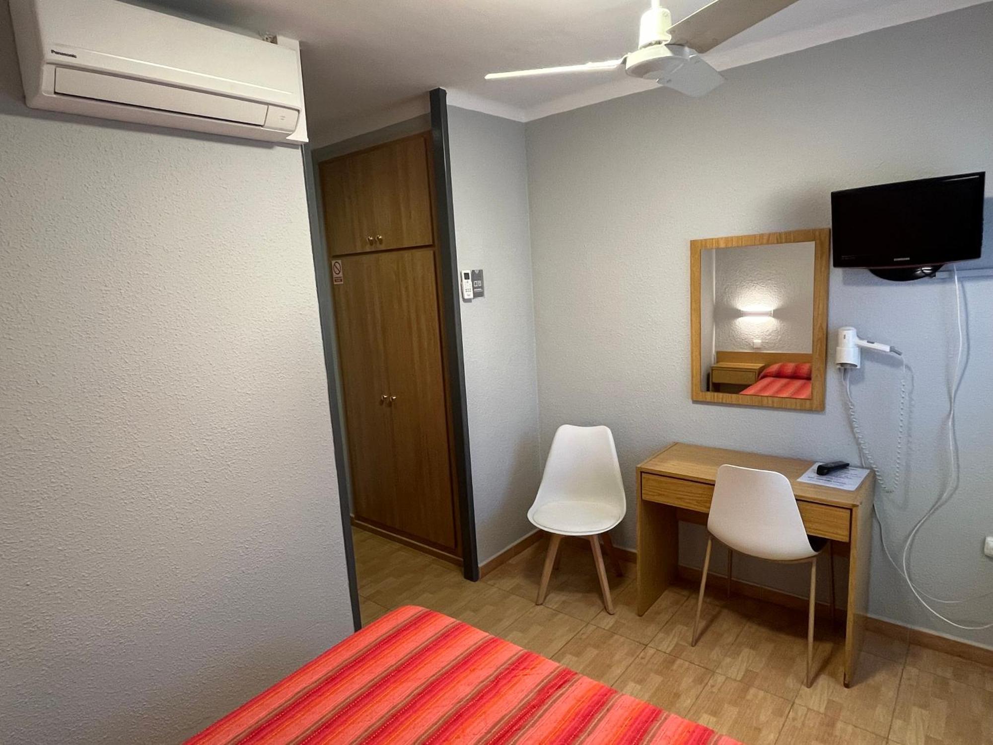 Hostal Tarres Angles Номер фото