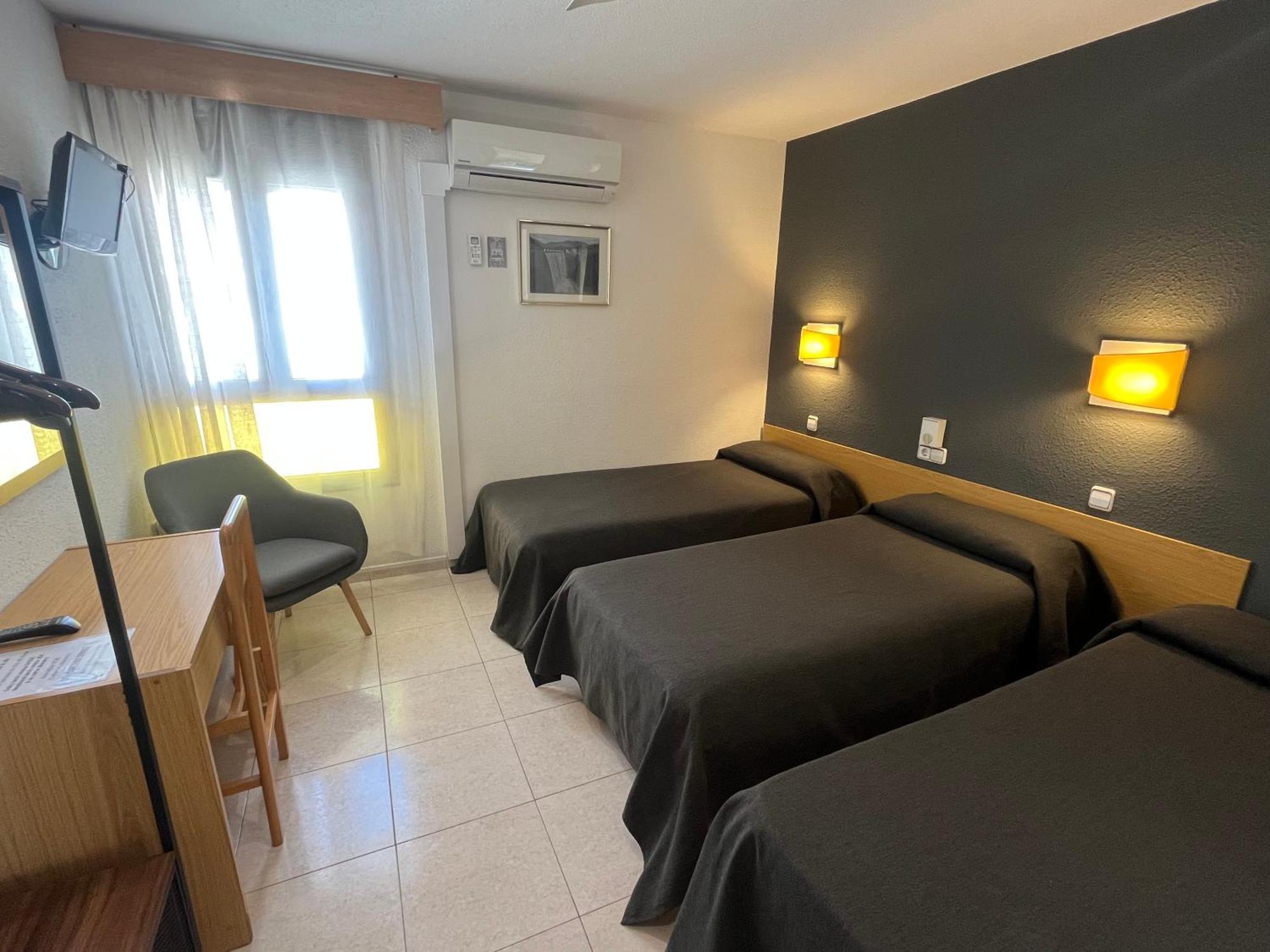 Hostal Tarres Angles Номер фото